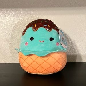 Squishmallows - Maya 8”